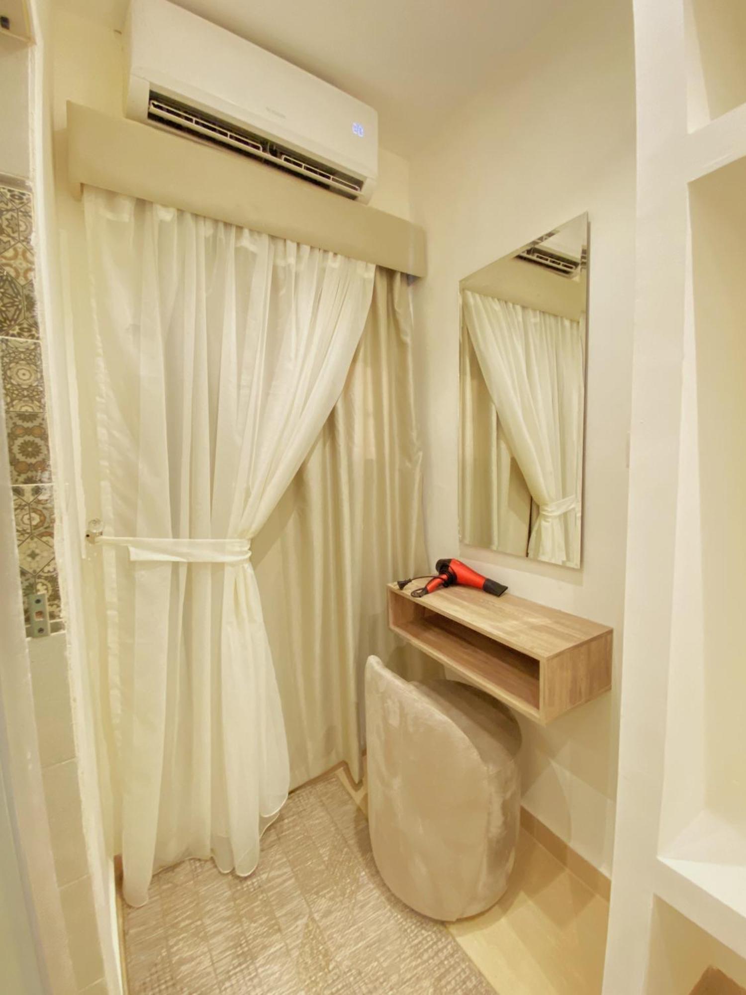 Seven Pyramids Panoramic View Inn Kafrat al Jabal Exterior photo